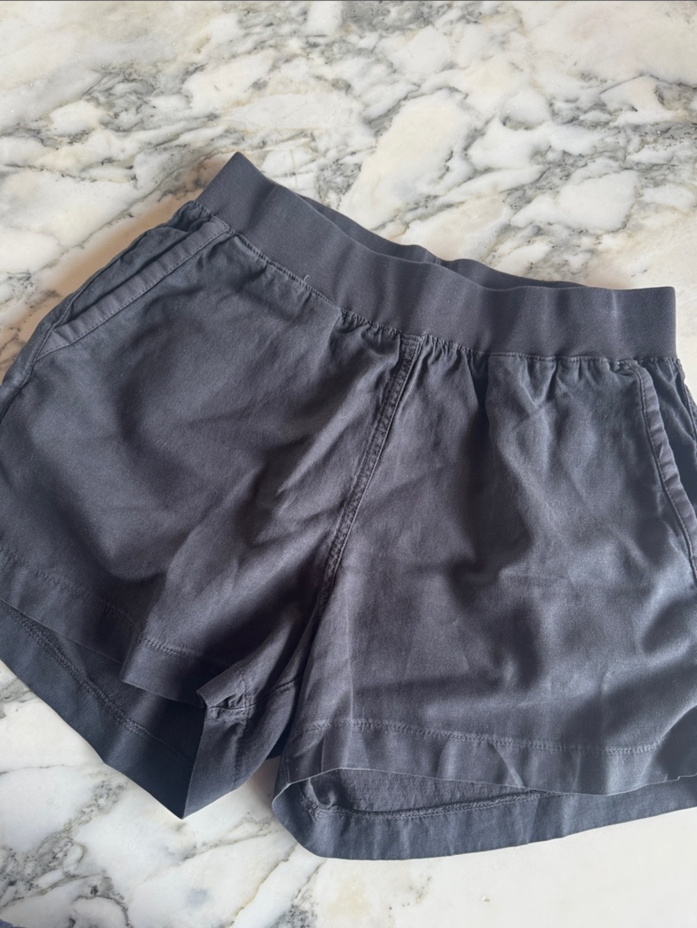 Faherty Arlie Day Shorts Women’s Medium Charcoal Gray Linen Tencel Pull-On